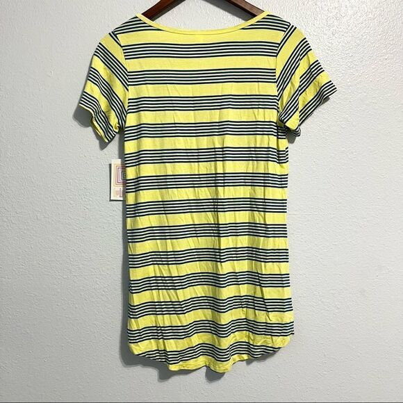 Lularoe Classic T Shirt Size XS - Picture 2 of 4